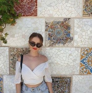 Meet your Posher, Yiana